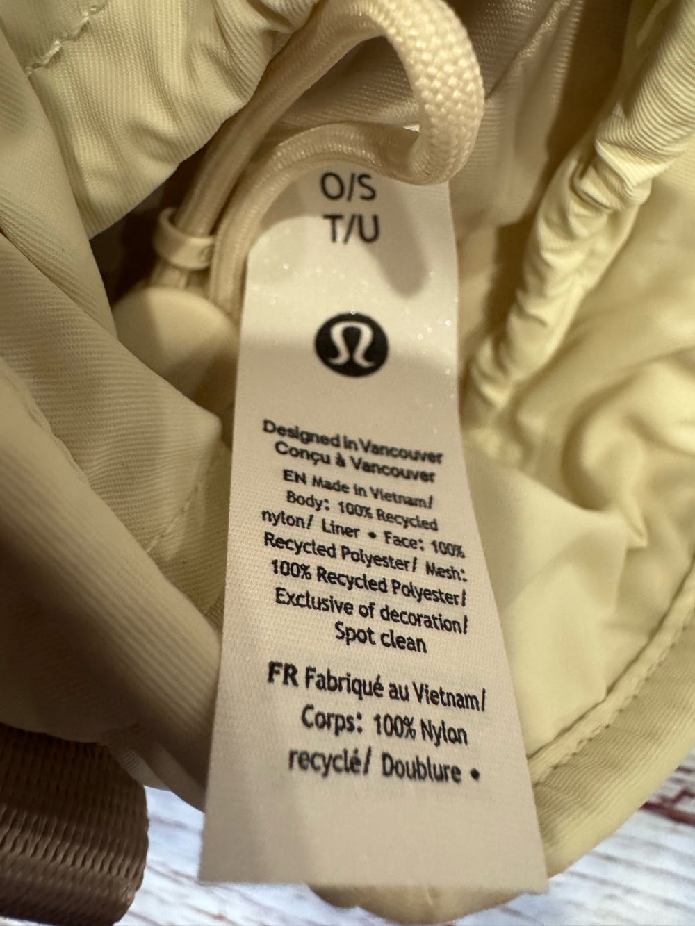 Lululemon Water Bottle Crossbody with Front Pocket 2L in Light Ivory - Picture 8 of 9